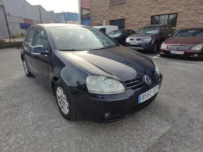 Usado VW Golf IV 130 CV (95 kW) 2004 Azul Berlina