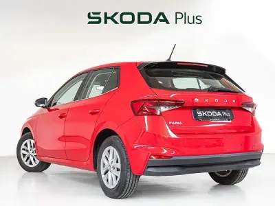 Usado Skoda Fabia Ambition 110 CV (80 kW) 2023 Rojo Utilitario