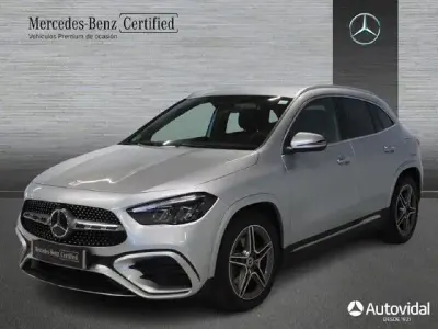 Usado Mercedes GLA200 150 CV (110 kW) 2025 Plata hightech SUV