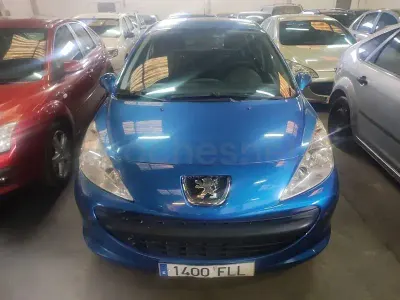 Usado Peugeot 207 70 CV (51 kW) 2007 Blanco Berlina