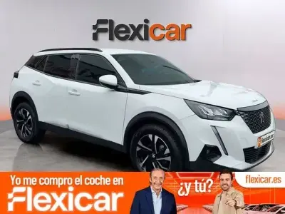Usado Peugeot 2008 Allure 100 CV (73 kW) 2020 Blanco SUV