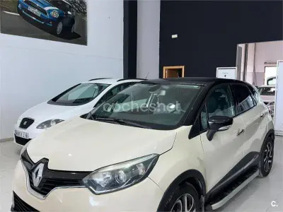 Usado Renault Captur Zen 90 CV (66 kW) 2015 Blanco SUV