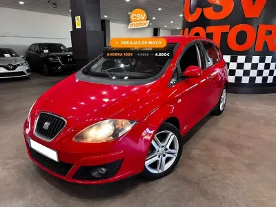 Usado Seat Altea Style 105 CV (77 kW) 2012 Rojo Monovolumen