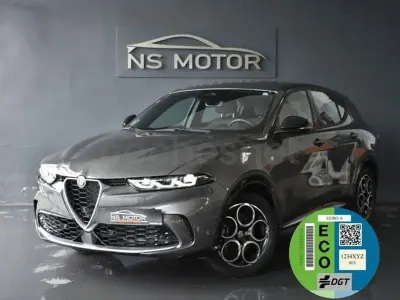 Usado Alfa Romeo Tonale 160 CV (117 kW) 2024 Gris / plata SUV