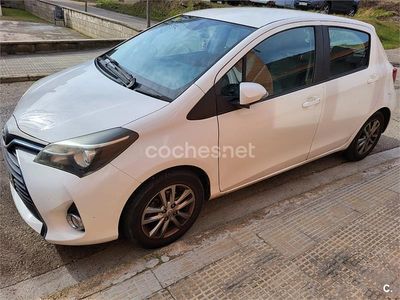 Usado Toyota Yaris Active 99 CV (72 kW) 2015 Blanco Utilitario
