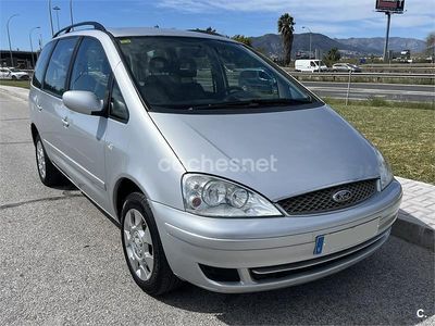 Usado Ford Galaxy Trend 130 CV (95 kW) 2004 Gris / plata Monovolumen
