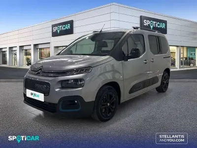 Usado Citroën Berlingo Feel 100 kW (137 CV) 2023 Gris Monovolumen