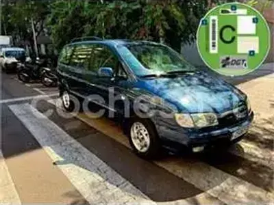 Usado Hyundai Trajet GLS 141 CV (103 kW) 2006 Azul Monovolumen
