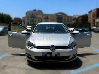 Usado VW Golf VII Advance 105 CV (77 kW) 2013 Gris / plata Berlina