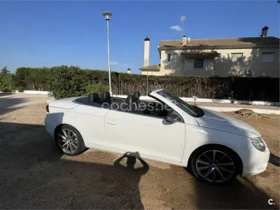 Usado VW Eos 122 CV (89 kW) 2008 Blanco Descapotable