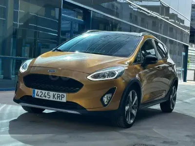 Usado Ford Fiesta Active 125 CV (91 kW) 2018 Naranja Utilitario