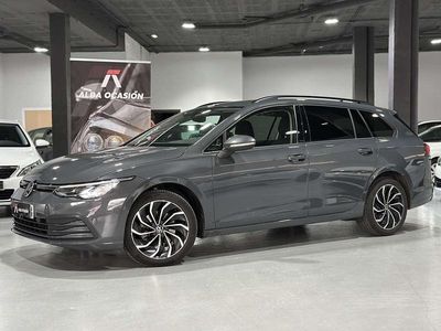 Usado VW Golf VIII Life 110 CV (80 kW) 2021 Gris Familiar