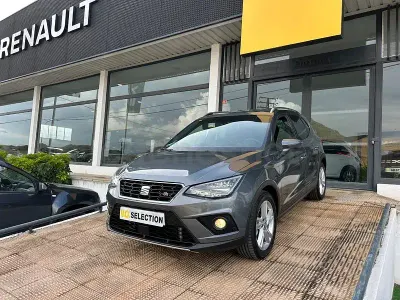 Usado Seat Arona FR 150 CV (110 kW) 2018 Gris / plata SUV