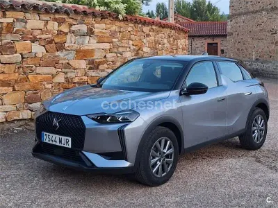 Usado DS Automobiles DS3 Crossback Opera 130 CV (95 kW) 2023 Gris / plata SUV