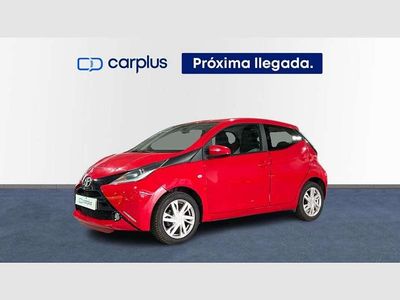 Usado Toyota Aygo X-play 72 CV (52 kW) 2018 Rojo Utilitario