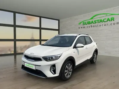 Usado Kia Stonic 100 CV (73 kW) 2022 Blanco SUV