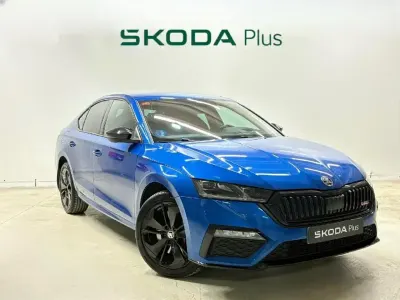 Usado Skoda Octavia RS 246 CV (180 kW) 2021 Azul Berlina