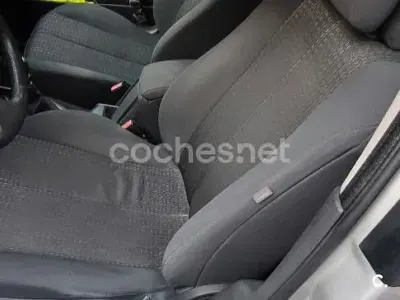 Usado Renault Mégane III Dynamique 105 CV (77 kW) 2008 Gris / plata Berlina