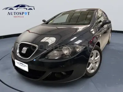 Usado Seat Leon Reference 105 CV (77 kW) 2008 Gris / plata Utilitario