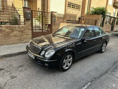 Usado Mercedes E500 Avantgarde 306 CV (225 kW) 2003 Negro Berlina