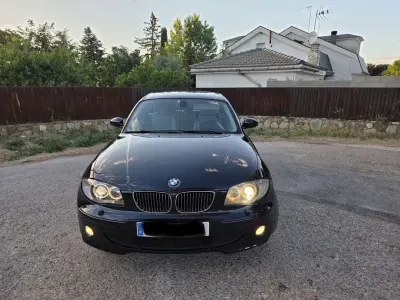Usado BMW 116 265 CV (194 kW) 2007 Negro Utilitario