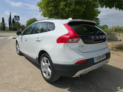 Usado Volvo V40 CC Summum 190 CV (139 kW) 2014 Blanco Familiar
