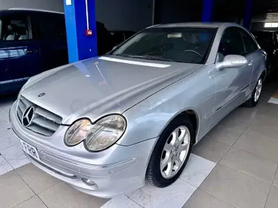 Usado Mercedes CLK270 Avantgarde 170 CV (125 kW) 2005 Gris / plata Coupe