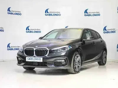 Usado BMW 118 Comfort Edition 136 CV (100 kW) 2024 Negro Utilitario