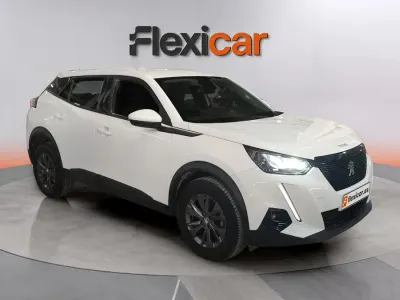 Usado Peugeot 2008 Active 110 CV (80 kW) 2021 Blanco SUV