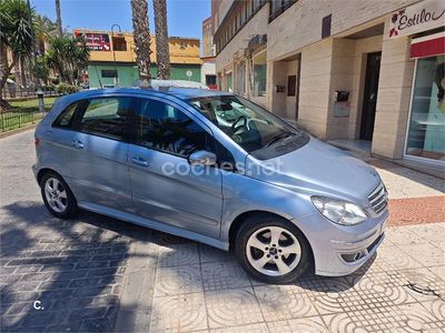 Mercedes B200
