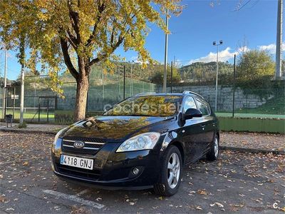 Negro Usado 2009 Kia Ceed Active Utilitario | 3900 € (Caro)