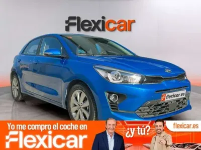 Usado Kia Rio 84 CV (61 kW) 2021 Azul Utilitario