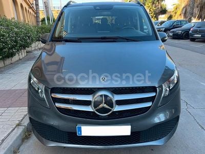 Gris / plata Usado 2021 Mercedes V220 Avantgarde Monovolumen | 55.500 € (Un poco caro)