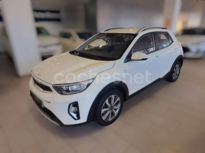 Usado Kia Stonic 100 CV (73 kW) 2022 Blanco SUV