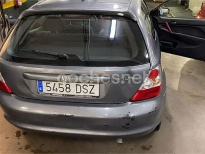 Gris / plata Usado 2005 Honda Civic LS Berlina | 3800 € (Precio justo)