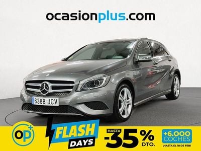 Usado Mercedes A180 Style 109 CV (80 kW) 2015 Gris Utilitario