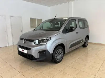 Usado Citroën Berlingo 99 CV (72 kW) 2025 Gris Monovolumen