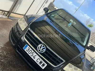 Usado VW Touareg 220 CV (161 kW) 2004 Negro SUV