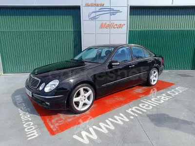 Usado Mercedes E280 Avantgarde 190 CV (139 kW) 2006 Negro Berlina