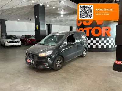Usado Ford Tourneo Courier Trend 100 CV (73 kW) 2018 Negro Monovolumen