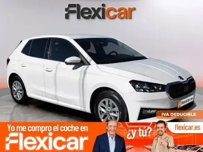 Usado Skoda Fabia Selection 95 CV (69 kW) 2025 Blanco Utilitario