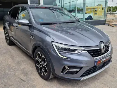 Usado Renault Arkana Techno 140 CV (102 kW) 2023 Gris / plata SUV