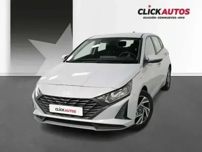 Usado Hyundai i20 79 CV (58 kW) 2025 Gris Utilitario