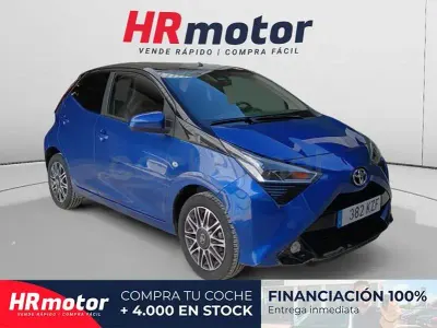 Używany Toyota Aygo X-play 72 KM (52 kW) 2019 Biały Hatchback