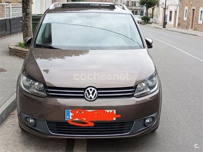 Usado VW Touran Advance 105 CV (77 kW) 2011 Marrón Monovolumen