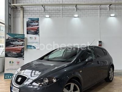 Usado Seat Leon Stylance 140 CV (102 kW) 2007 Gris / plata Utilitario