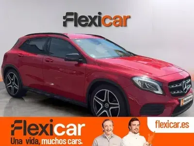 Usado Mercedes GLA180 122 CV (89 kW) 2019 Rojo SUV