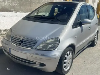 Usado Mercedes A170 Elegance 95 CV (69 kW) 2003 Gris / plata Utilitario