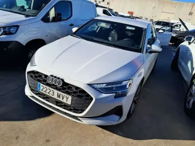 Usado Audi A3 Sportback Advanced 116 CV (85 kW) 2024 Blanco Utilitario