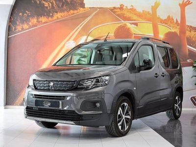 Usado Peugeot Rifter GT-line 130 CV (95 kW) 2020 Gris / plata Monovolumen